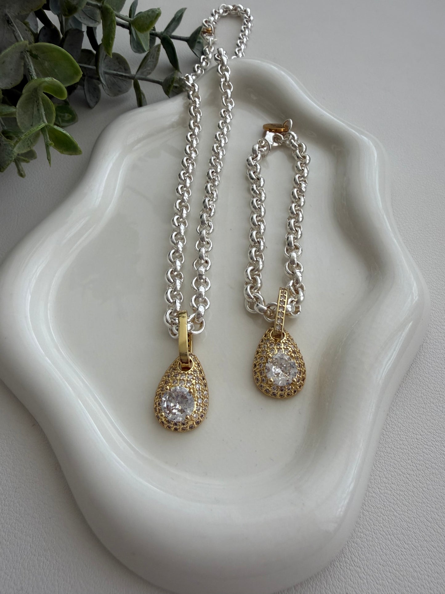 Nina Chain