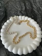 Load image into Gallery viewer, Simple Two Tone Chain
