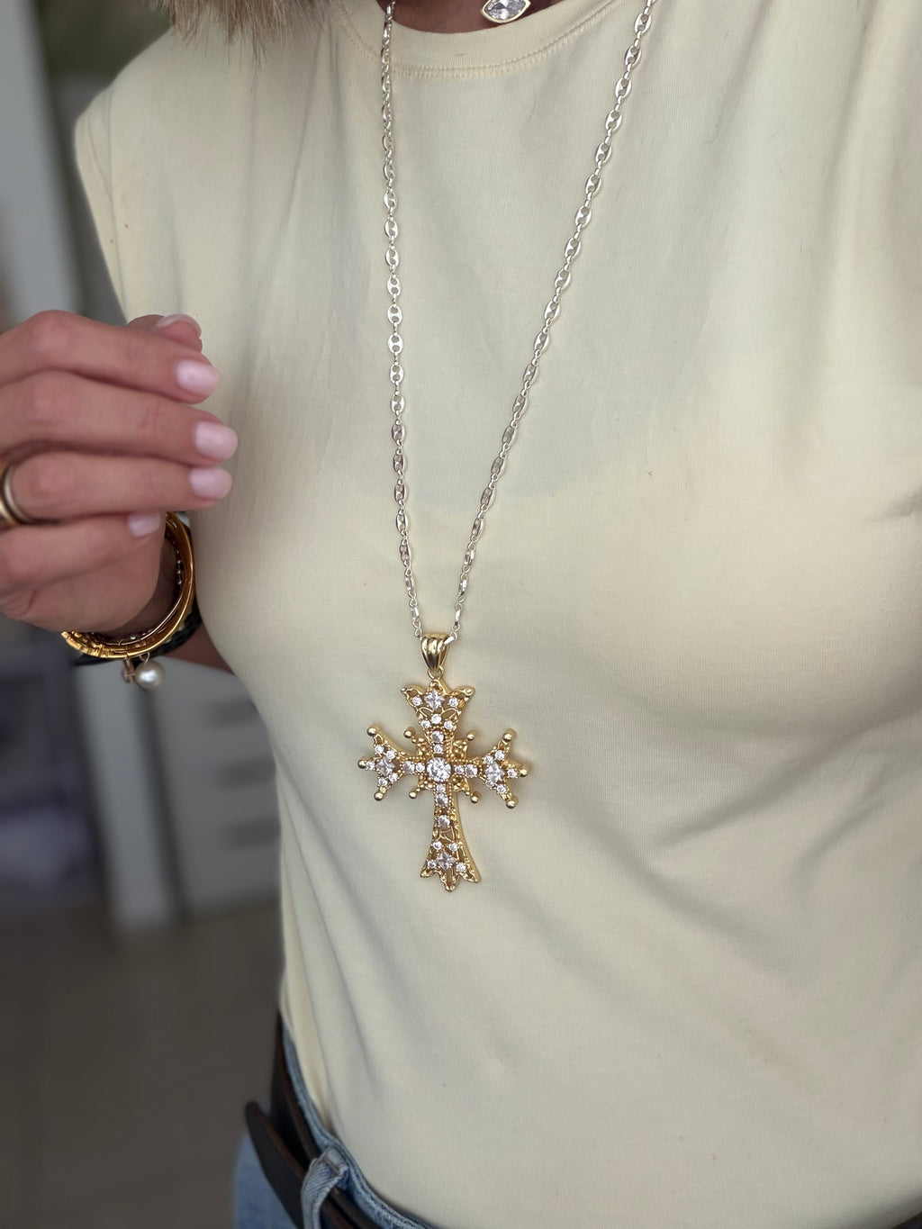 Queen Cross Chain