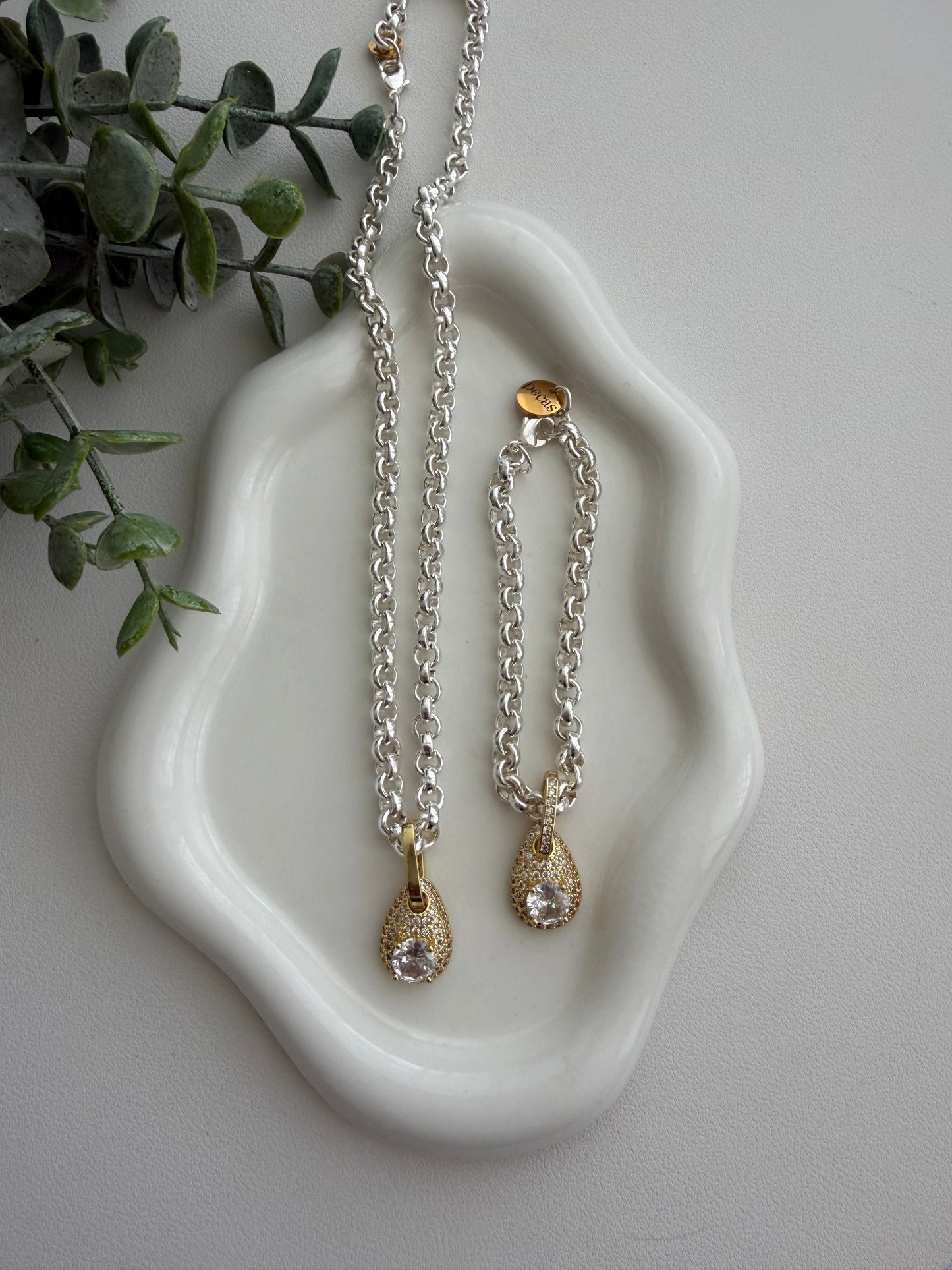 Nina Chain
