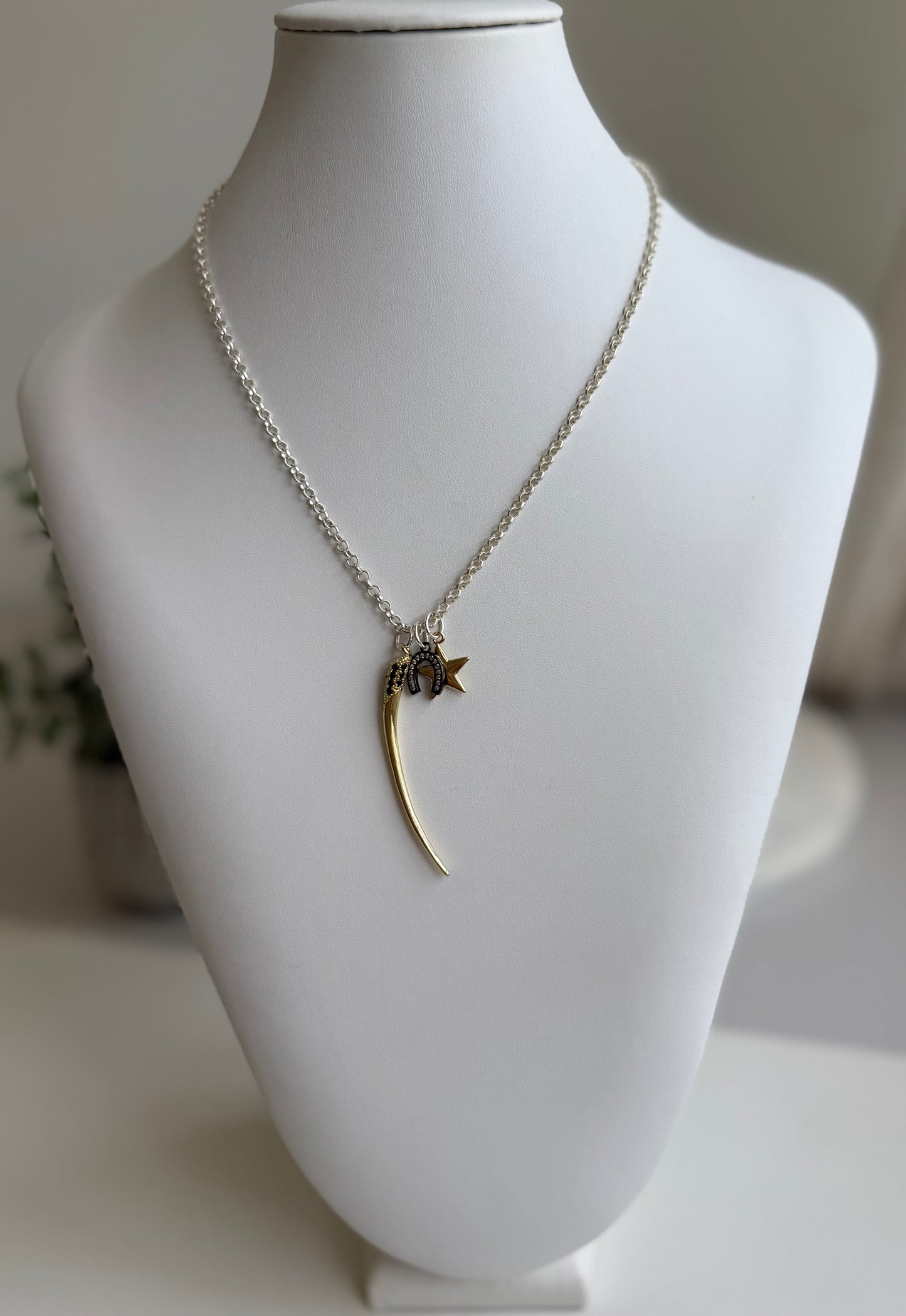 Rossi’s Sister Chain