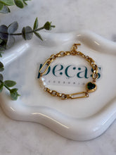 Load image into Gallery viewer, Green Heart &amp; Pearl Bracelet
