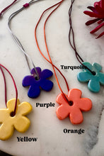 Load image into Gallery viewer, Porcelain Flower Chain
