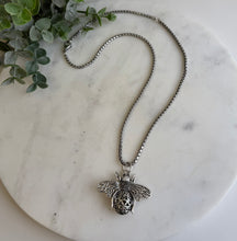 Load image into Gallery viewer, Silver Bee Chain
