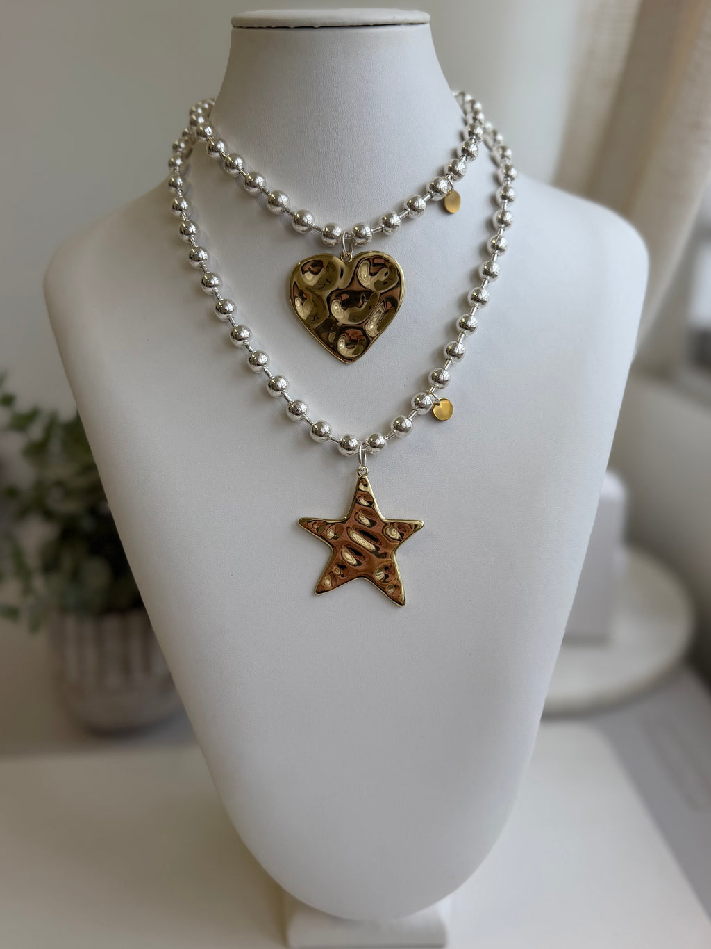 Antonella Chains