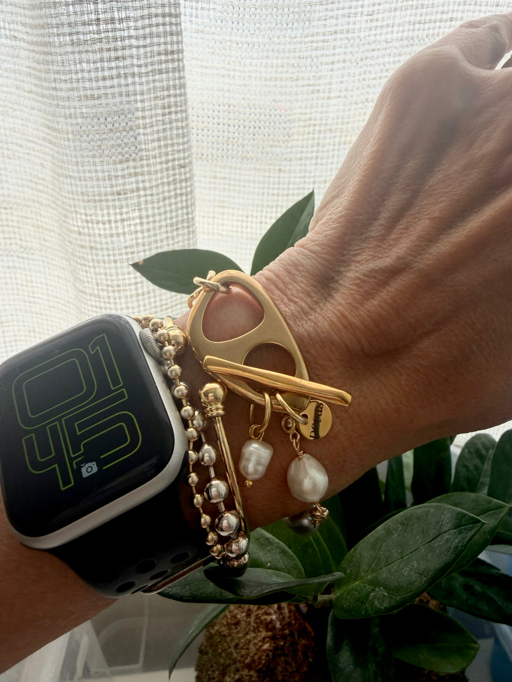 Sirena Pearls Bracelet