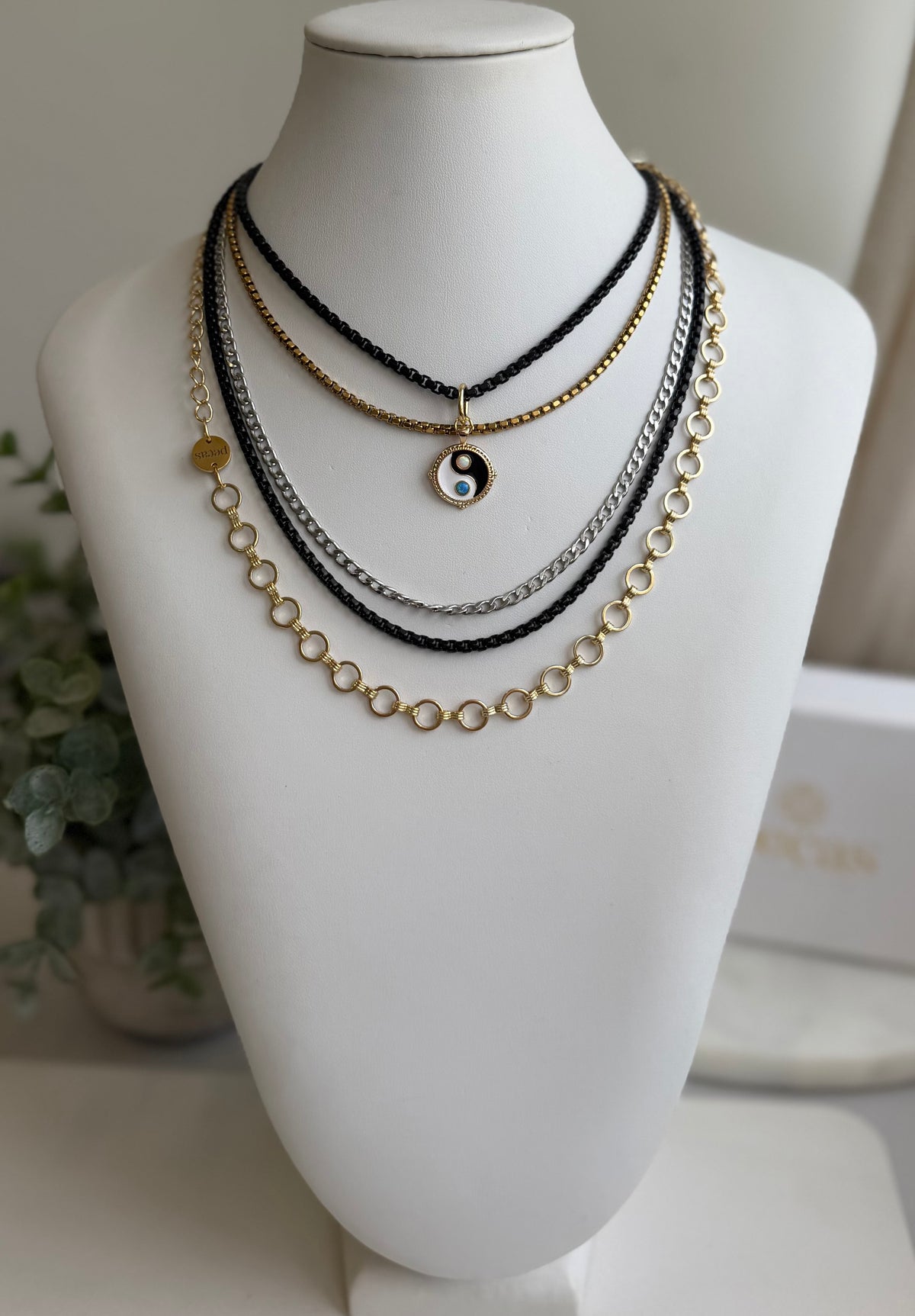 Yin Yang Chain