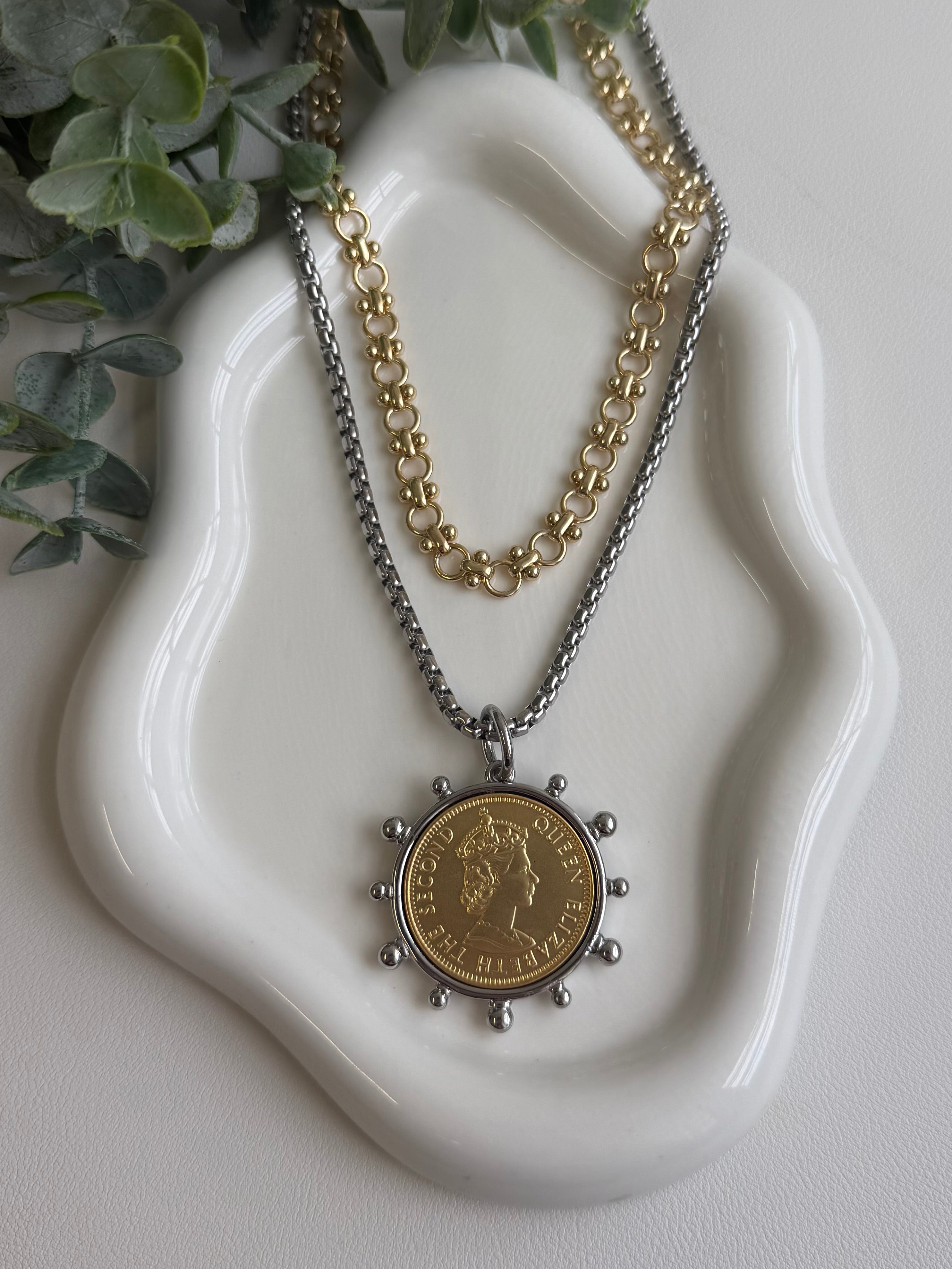 The Queen Chain
