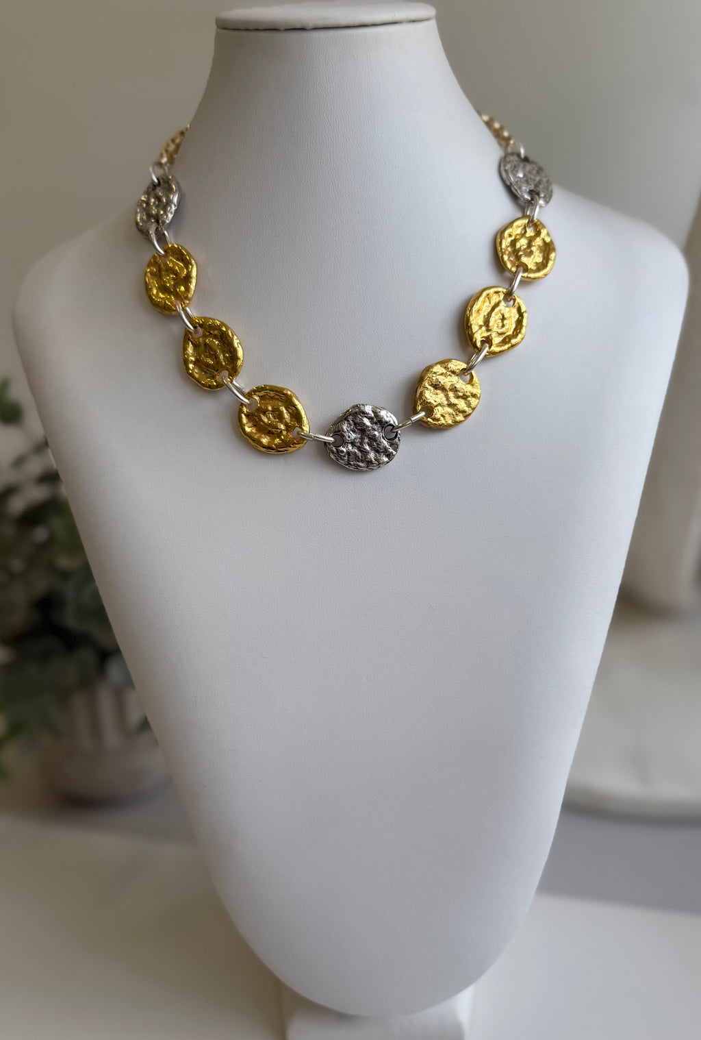 Lucia Chain