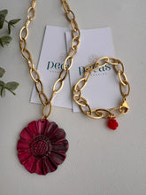 Load image into Gallery viewer, Wine Flower Bracelet
