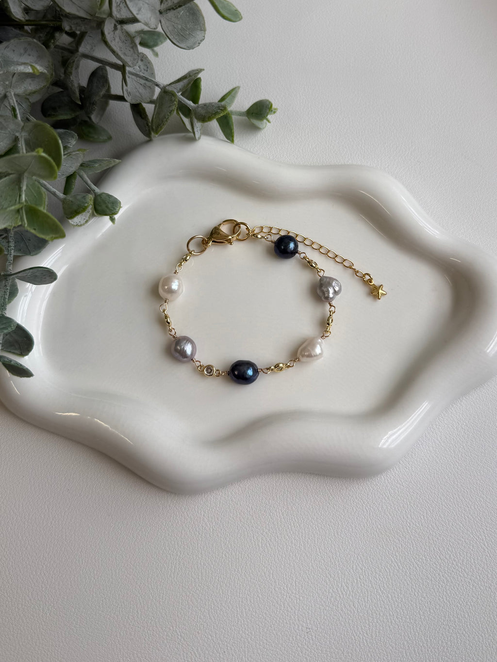 Gray Pearls Bracelet