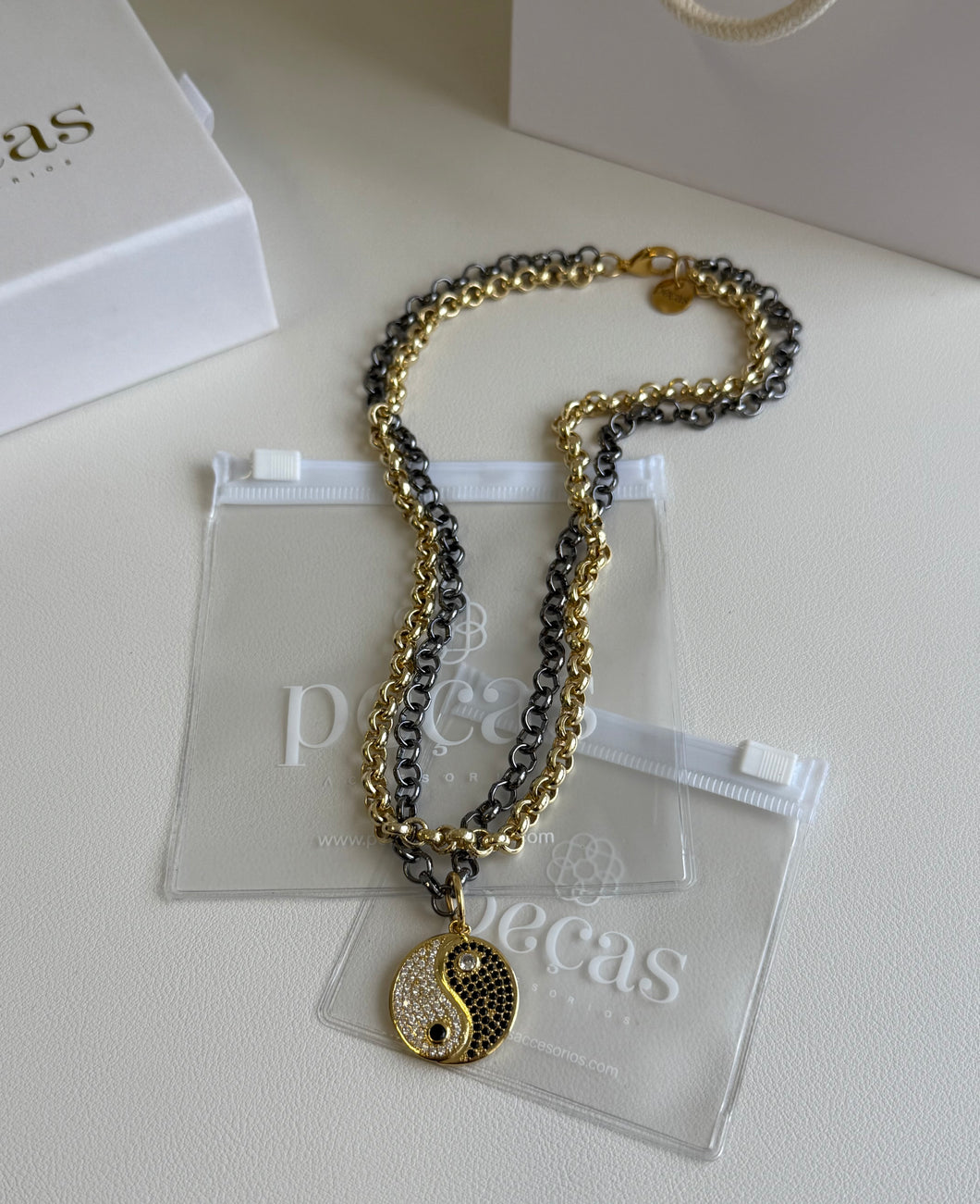 Ying Yang Chain