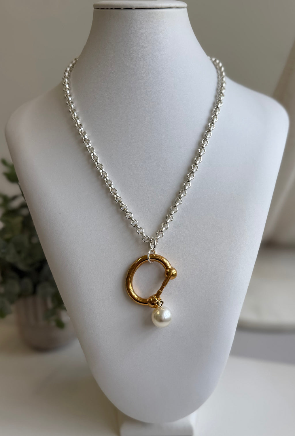 Marcela Chain