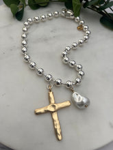 Load image into Gallery viewer, Gold Matte Cross Chain
