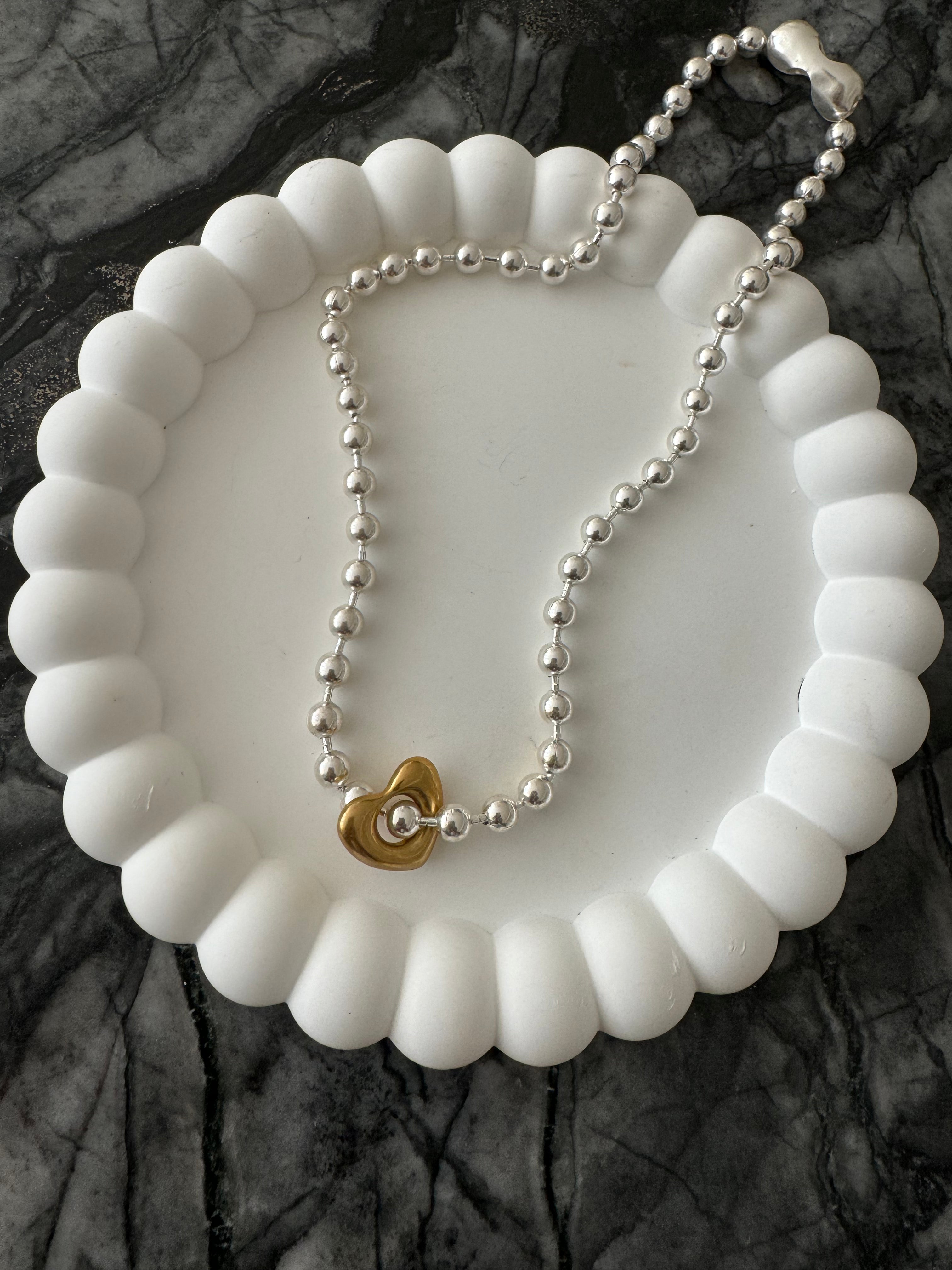 Aguilera Chain