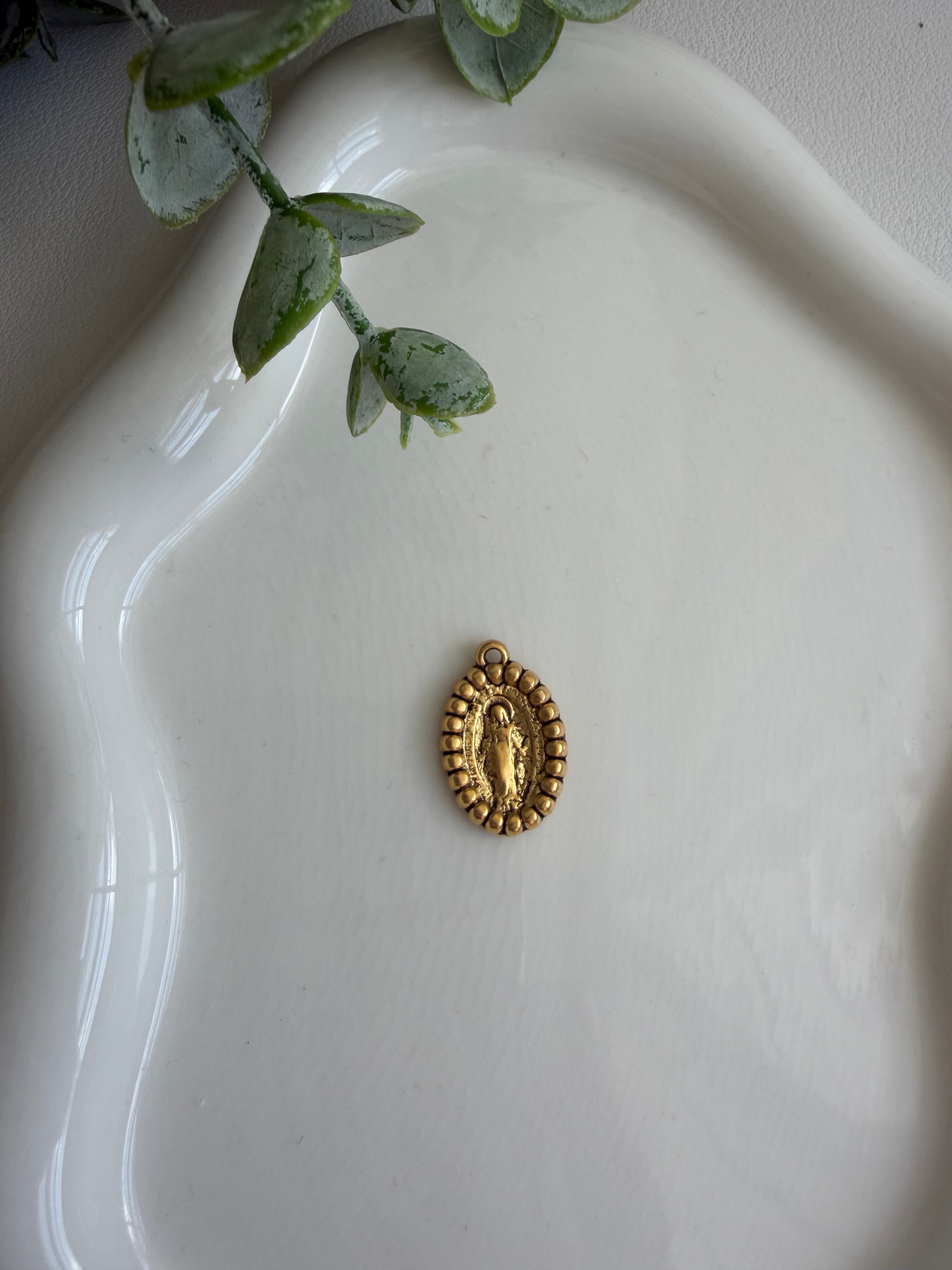 Ave Maria Charm