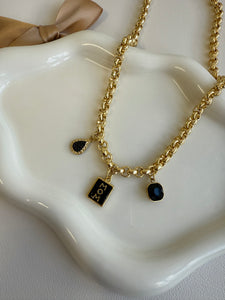 Black & White Mom Chain