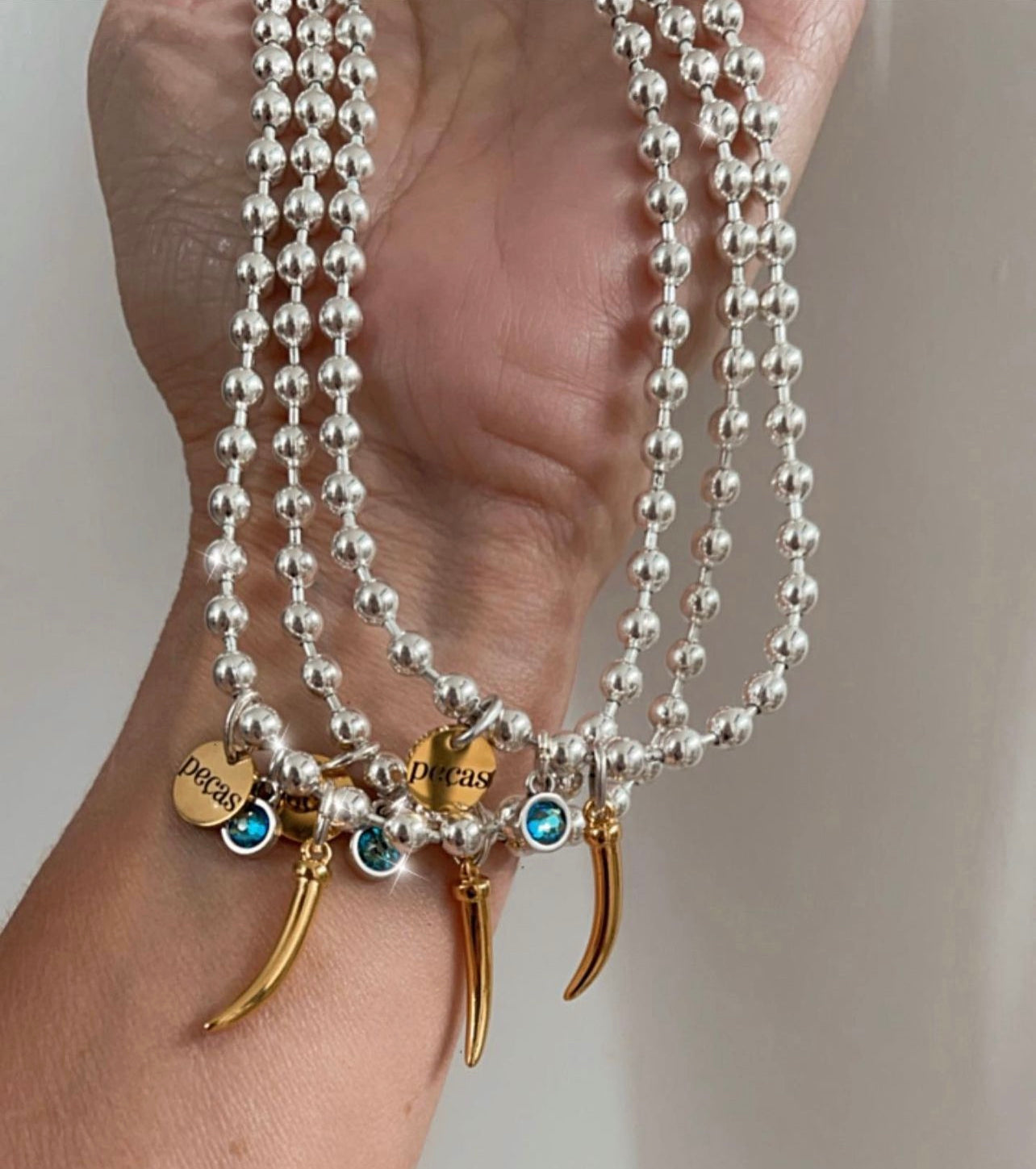 Claudia & Valentina Chain